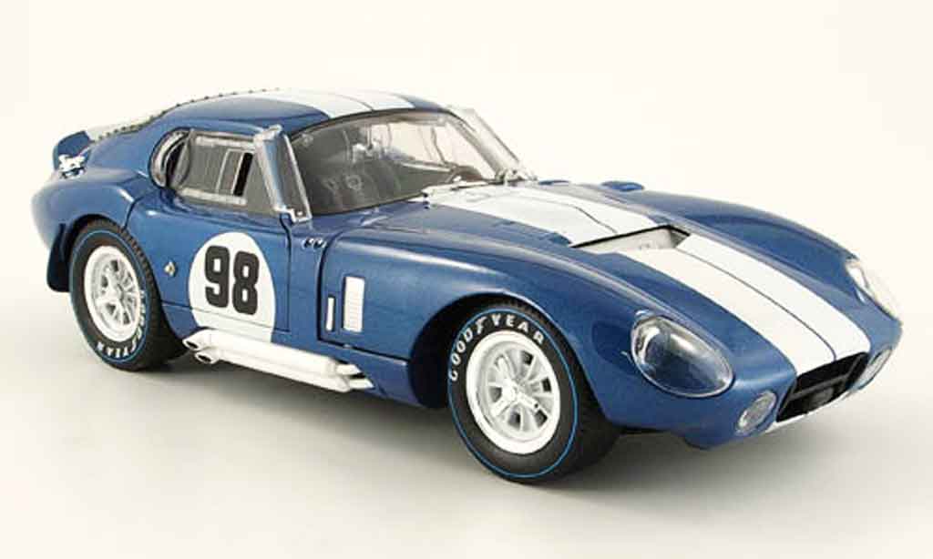 Shelby Cobra Daytona 1/18 Shelby Collectibles Daytona coupe no.98 blu bianco 1965 modellino in miniatura