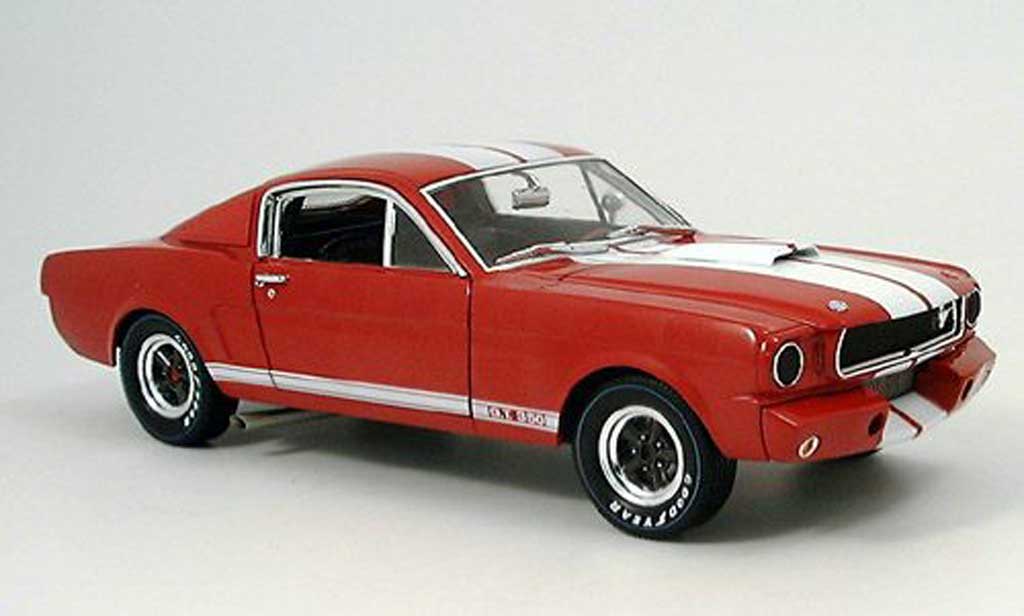 Shelby GT 350 1966 1/18 Shelby Collectibles 1966 racing rosso avec bandes biancos modellino in miniatura