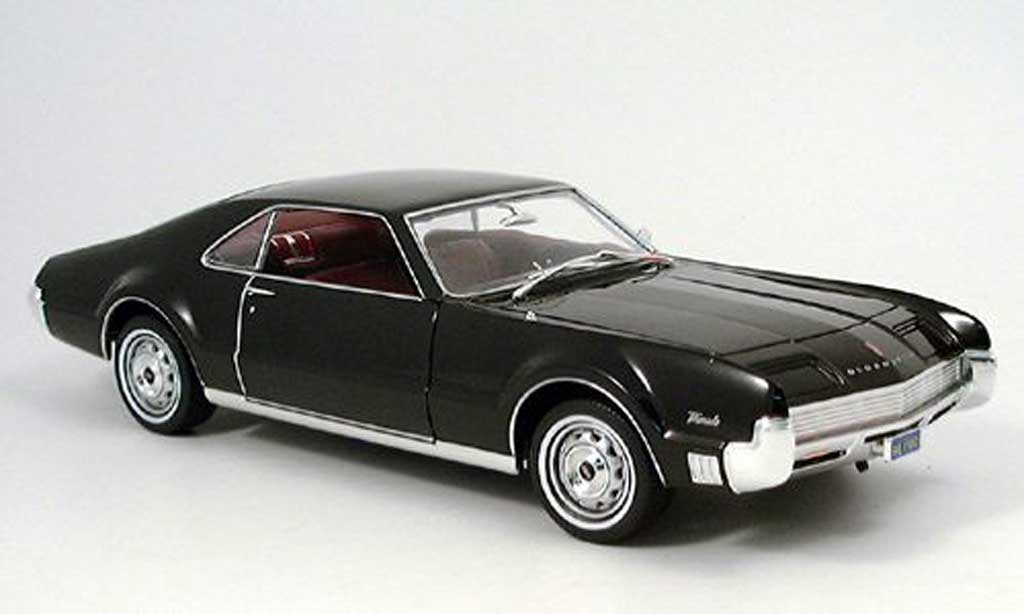 Oldsmobile Toronado 1/18 Yat Ming nero 1966 modellino in miniatura