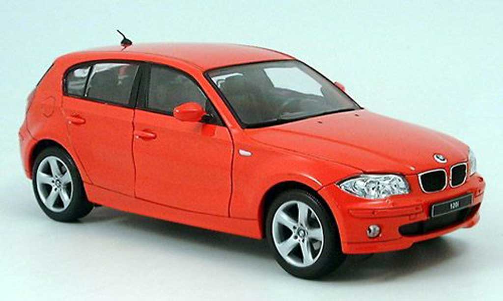 Bmw 120 E87 1/18 Welly E87 i rosso modellino in miniatura