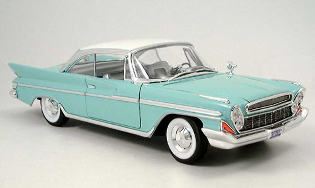 Desoto Adventurer 1/18 Yat Ming turkis/bianco 1961 modellino in miniatura