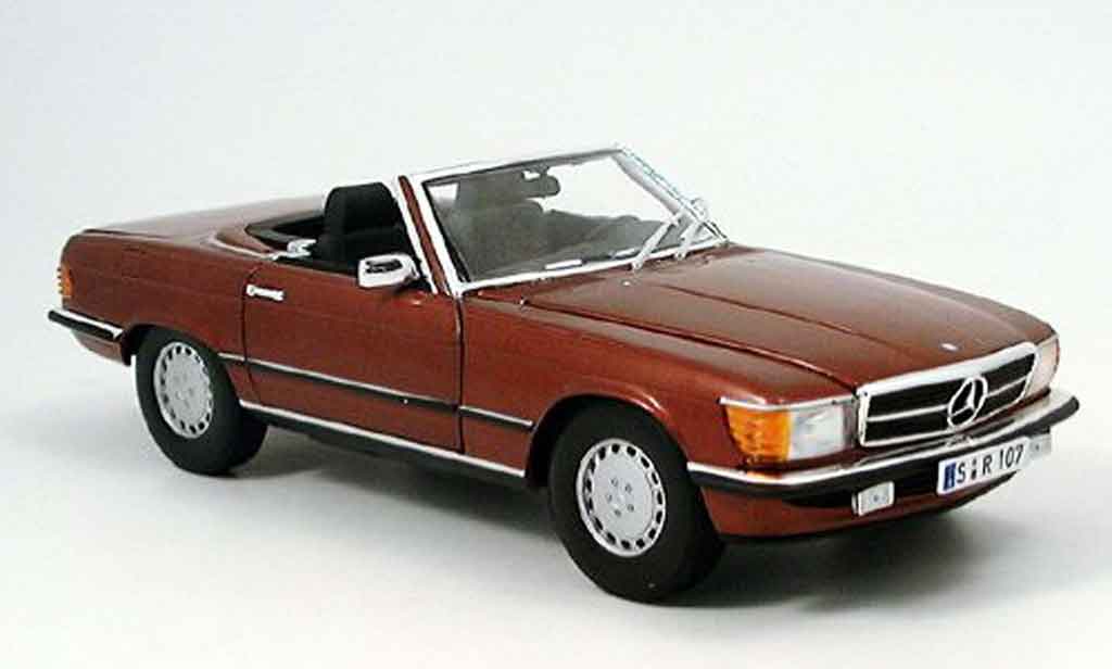 Mercedes 350 SL 1/18 Norev SL (r 107) rosso modellino in miniatura