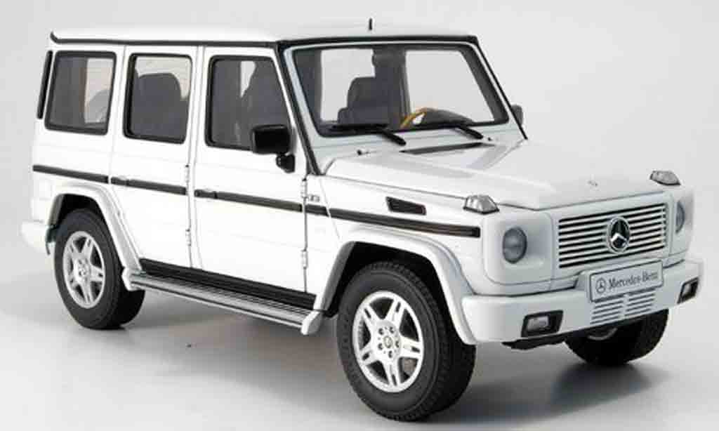 Mercedes Classe G 1/18 Autoart (lwb) bianco modellino in miniatura