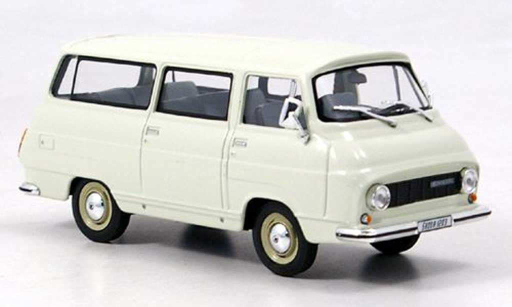Skoda 1203 1/43 Abrex Mikrobus bianco modellino in miniatura