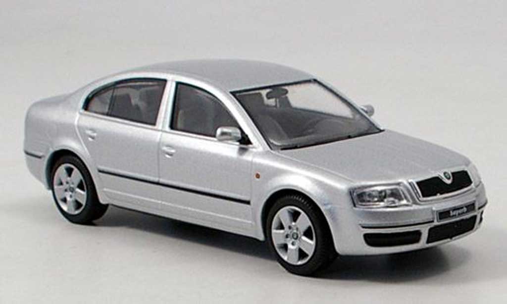 Skoda Superb 1/43 Abrex grigio modellino in miniatura