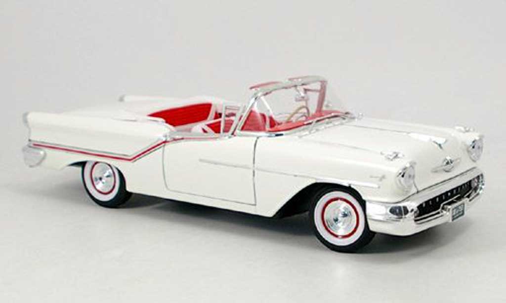 Oldsmobile Super 88 1/18 Yat Ming convertibile bianco 1957 modellino in miniatura