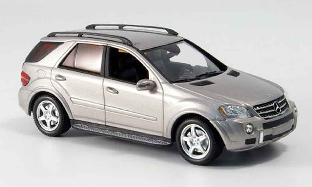 Mercedes Classe M 1/43 Minichamps AMG grigio metallisee 2006 modellino in miniatura
