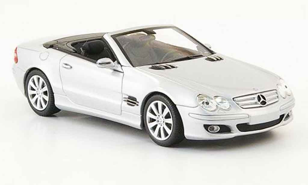 Mercedes Classe SL 1/43 Minichamps grigio metallisee 2006 modellino in miniatura