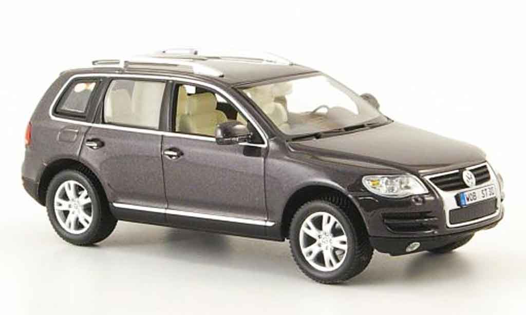 Volkswagen Touareg 1/43 Minichamps anthrazit modellino in miniatura