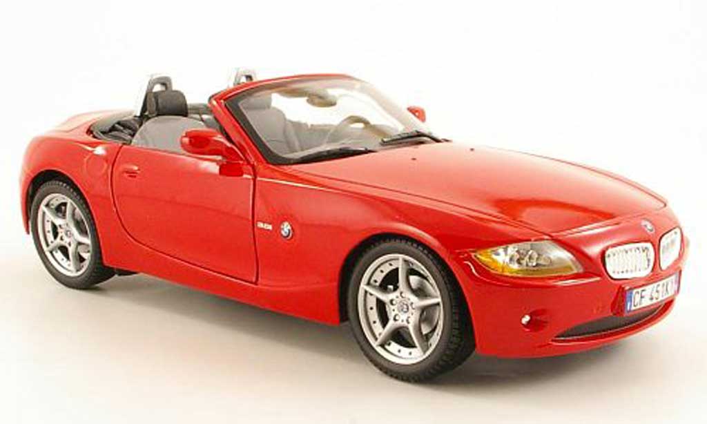 Bmw Z4 E85 1/18 Burago E85 Roadster rosso modellino in miniatura