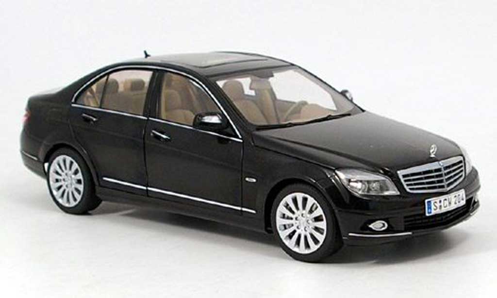 Mercedes Classe C 1/18 Autoart (W204) nero Elegance modellino in miniatura