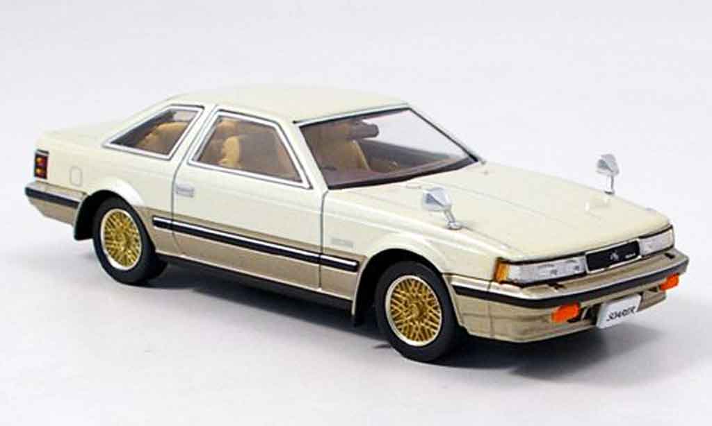 Toyota Soarer 1/43 Aoshima 2800 gt liaveced beige 1982 modellino in miniatura