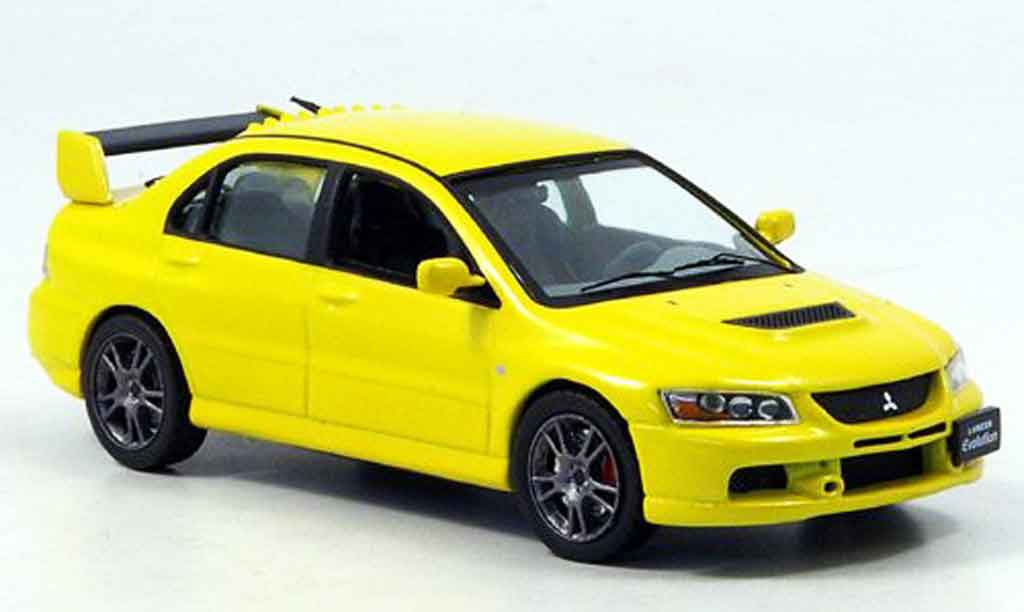 Mitsubishi Lancer Evolution IX 1/43 IXO Evolution IX giallo 2006 modellino in miniatura