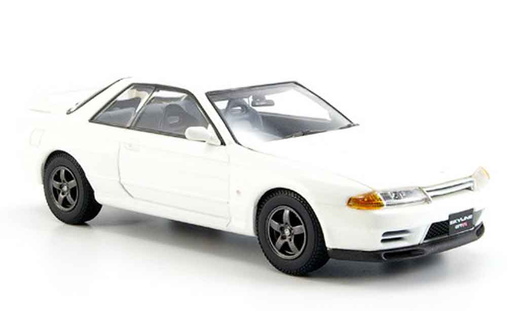 Nissan Skyline R32 1/43 Kyosho R32 GTR bianco modellino in miniatura