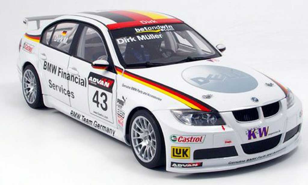 Bmw 320 E90 1/18 Autoart E90 si no.43 d.muller 2006 WTCC modellino in miniatura