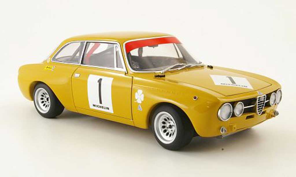 Alfa Romeo Giulia GT Am 1/18 Autoart GT Am no.1 jarama 1970 modellino in miniatura