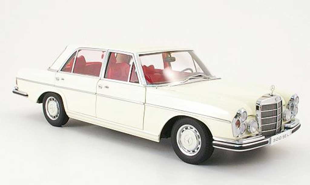 Mercedes 300 SEL 1/18 Autoart SEL 6.3 bianco 1970 modellino in miniatura