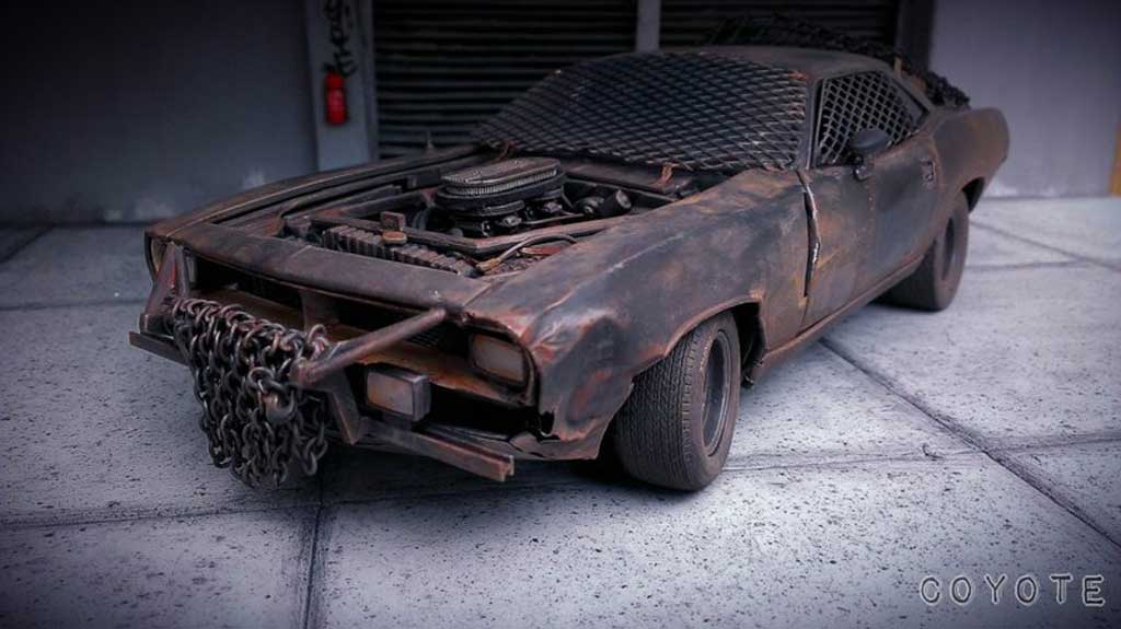 Plymouth Cuda 1/18 Highway 61 Zombie Crusher madmax tuning modellino in miniatura