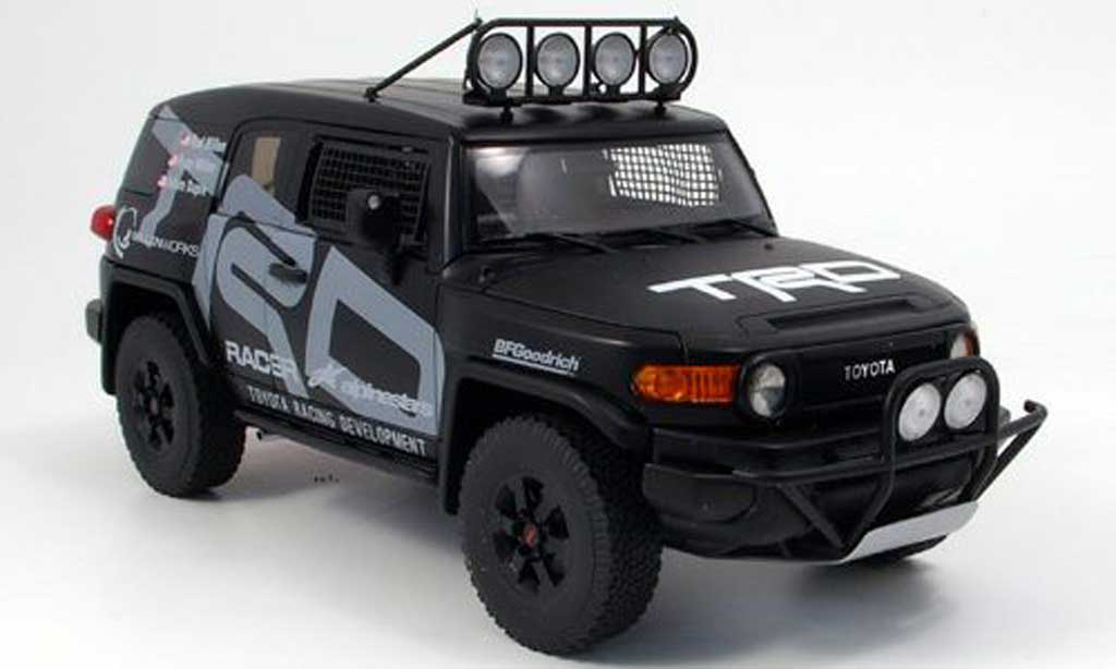 Toyota FJ Cruiser 1/18 Autoart trd 2006 modellino in miniatura