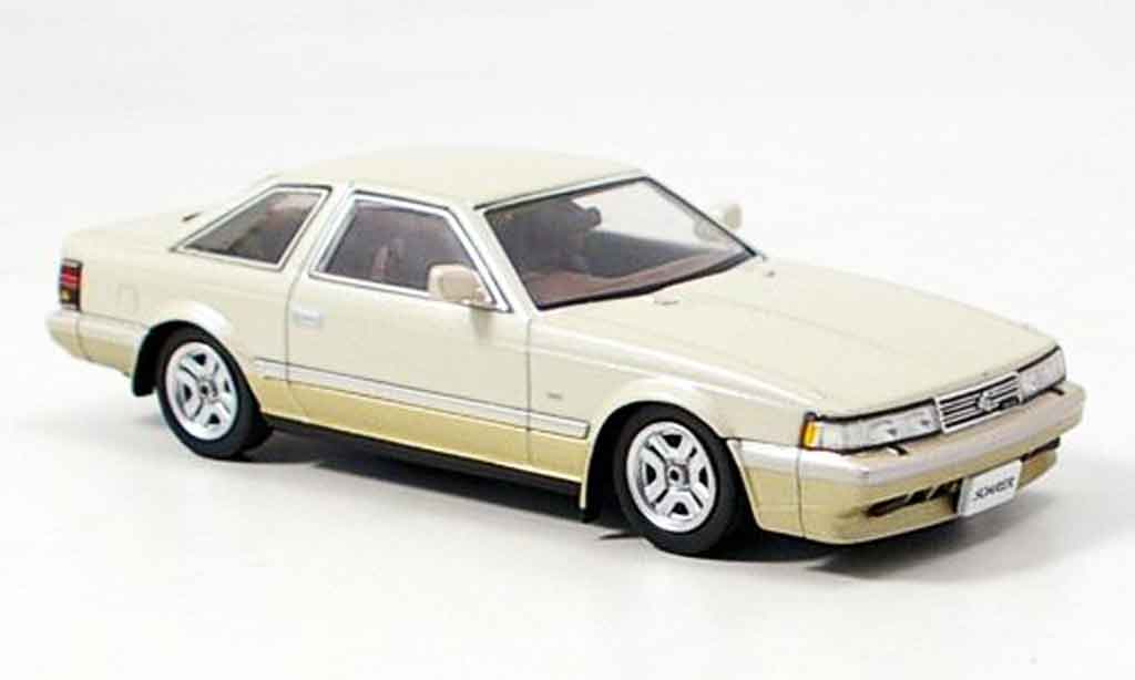 Toyota Soarer 1/43 Aoshima beige modellino in miniatura