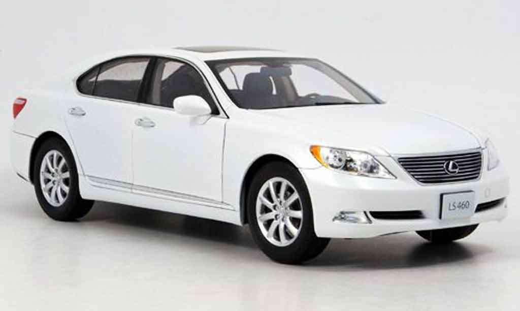 Lexus LS 460 1/18 Kyosho 460 bianco 2007 modellino in miniatura