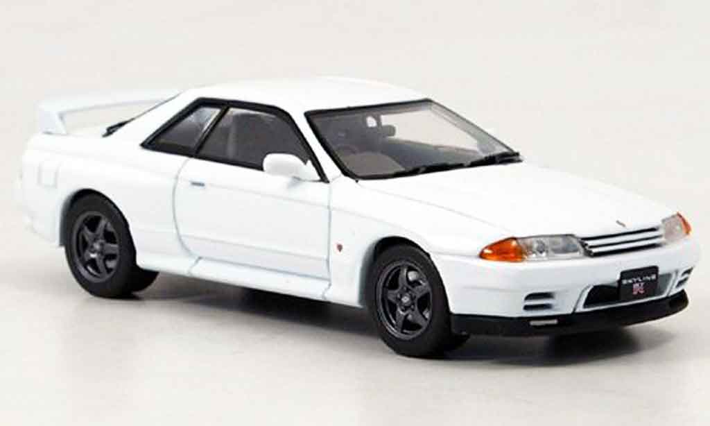 Nissan Skyline R32 1/43 Ebbro R32 GT R bianco modellino in miniatura