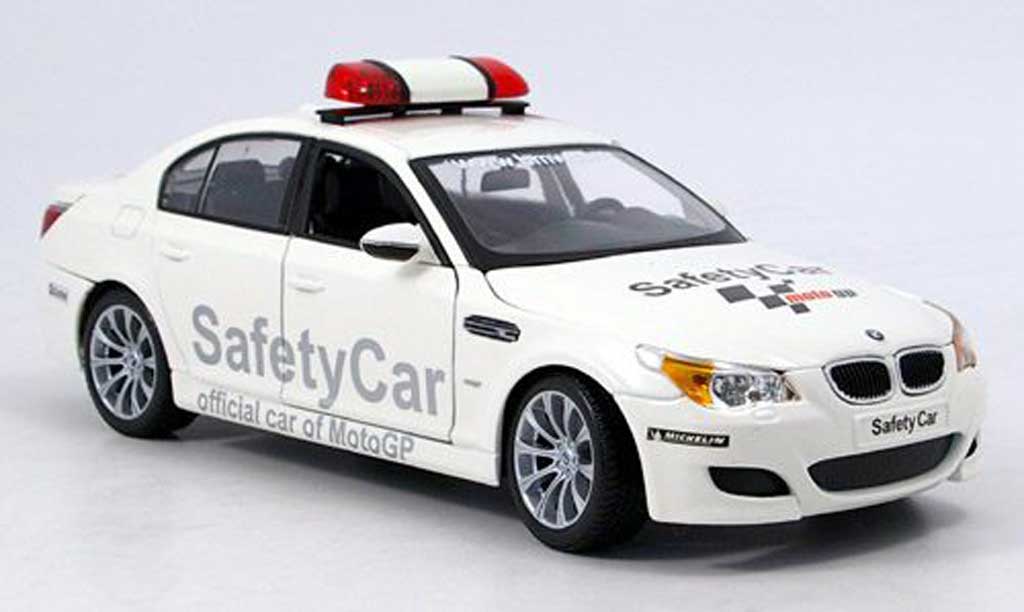 Bmw M5 E60 1/18 Maisto E60 safety car moto gp bianco modellino in miniatura