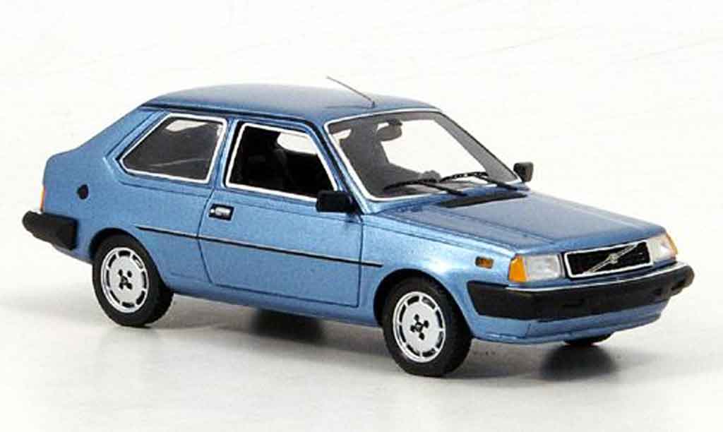 Volvo 360 1/43 Neo GLS blu modellino in miniatura