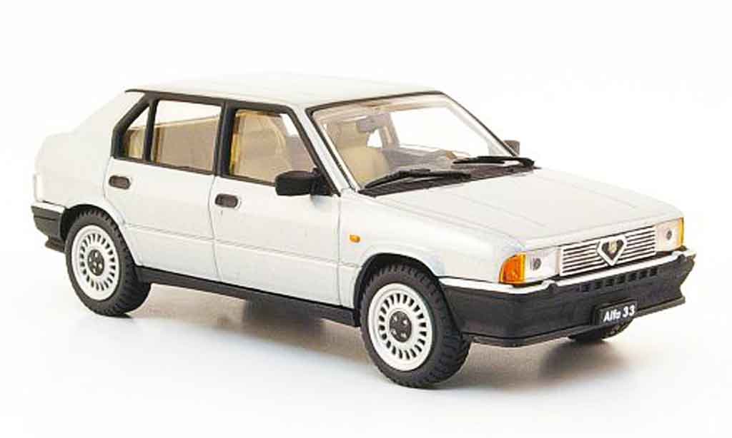 Alfa Romeo 33 1.3 1/43 Pego 1.3 grigio metallisee 1983 modellino in miniatura