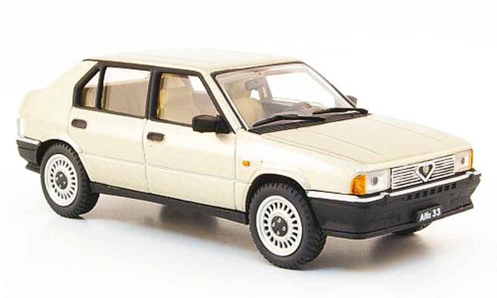 Alfa Romeo 33 1.3 1/43 Pego 1.3 beige 1983 modellino in miniatura