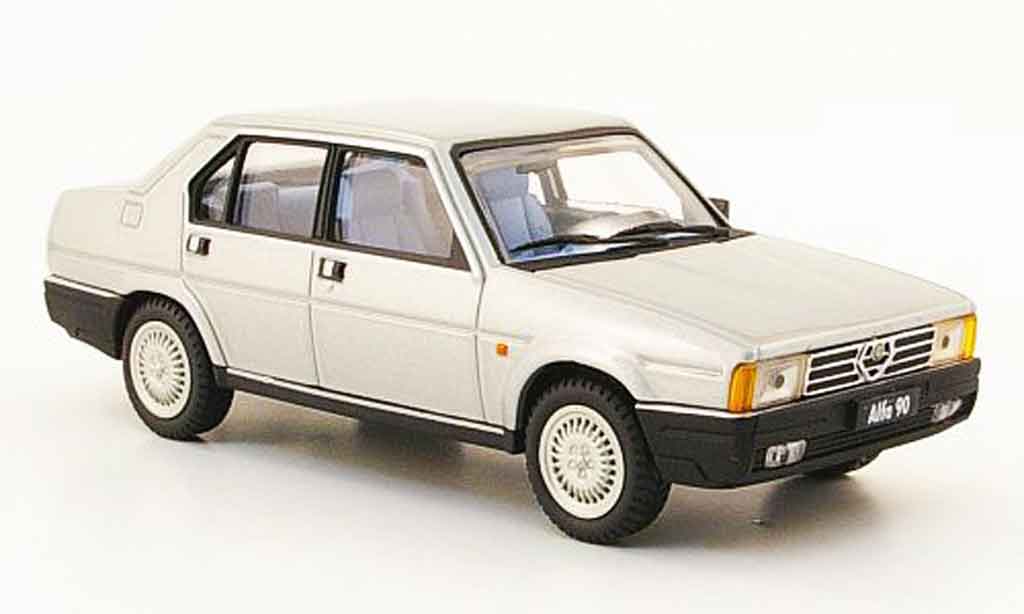 Alfa Romeo 90 1/43 Pego berline grigio metallisee 1984 modellino in miniatura