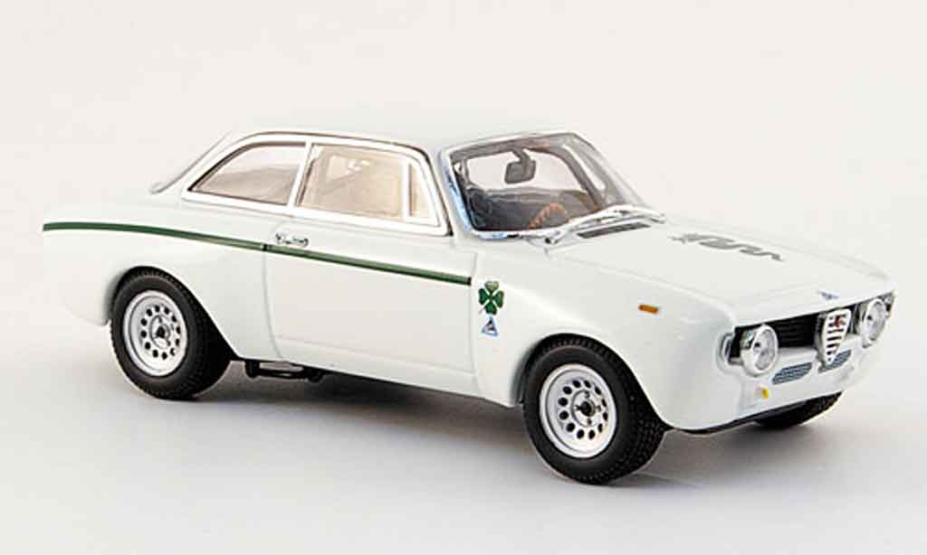 Alfa Romeo Giulia 1300 GTA 1/43 Minichamps 1300 GTA junior bianco 1970 modellino in miniatura