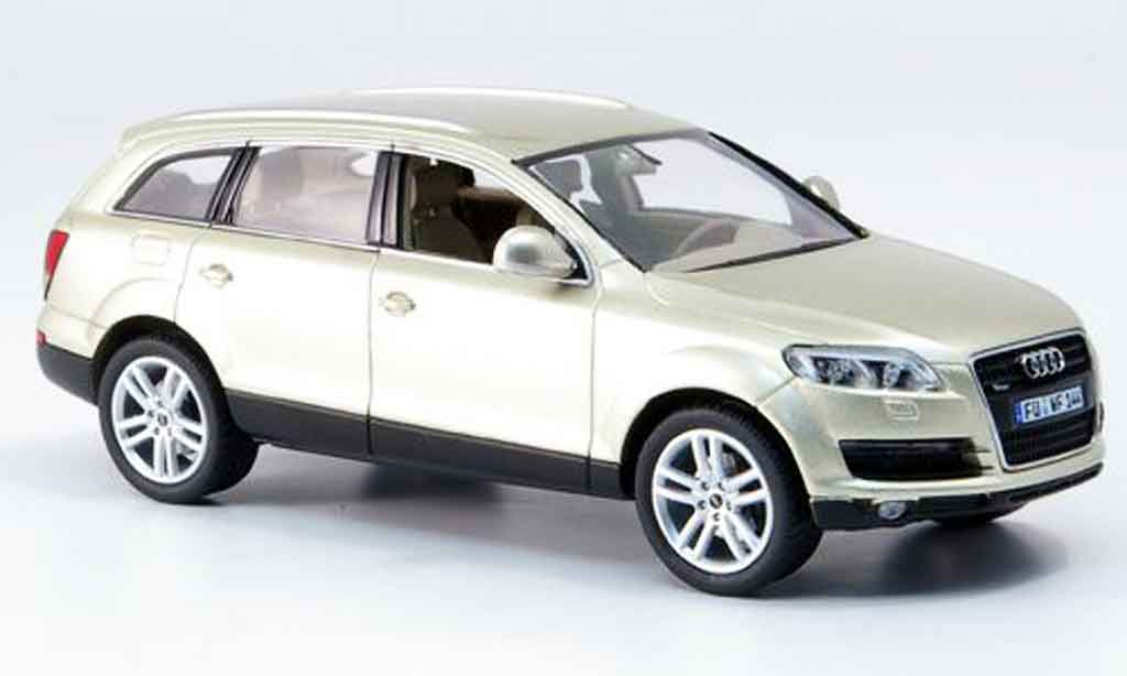 Audi Q7 1/43 Schuco beige modellino in miniatura