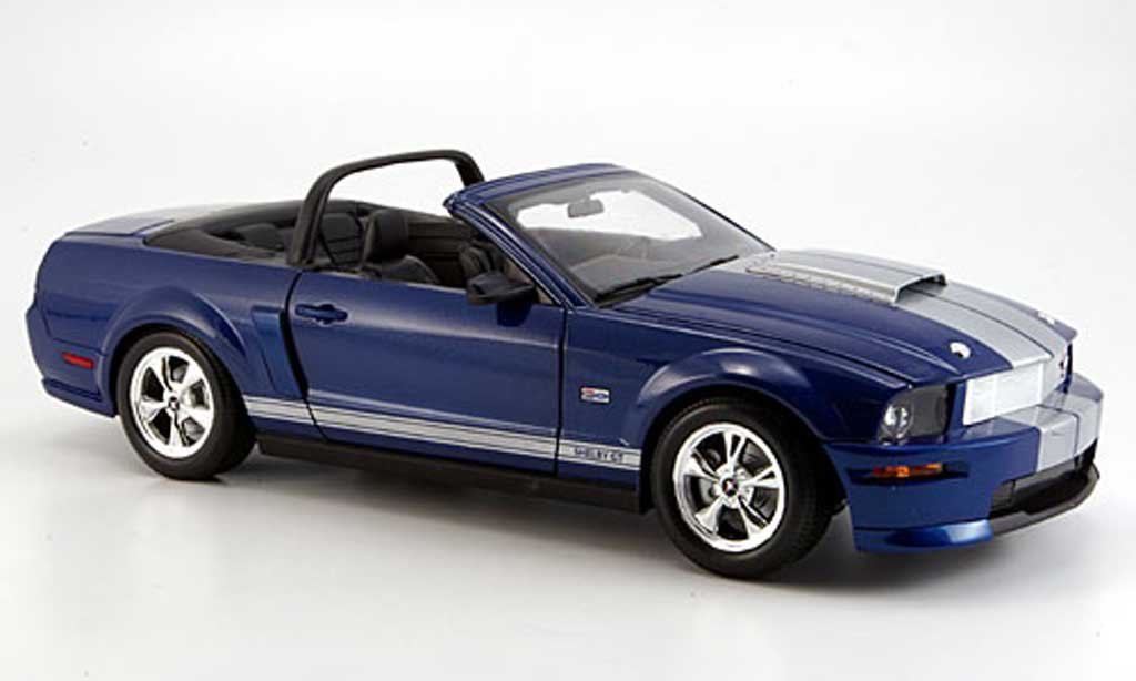 Shelby GT 1/18 Shelby Collectibles convertibile blu bandes grigios 2008 modellino in miniatura