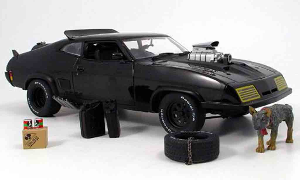 Mad Max ROAD WARRIOR INTERCEPTOR 1/18 Autoart 2 (ford falcon xb gt) noir 1973 modellino in miniatura