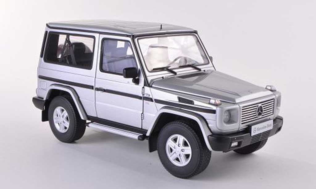 Mercedes Classe G 1/18 Autoart grigio SWB 90er-Baureihe modellino in miniatura