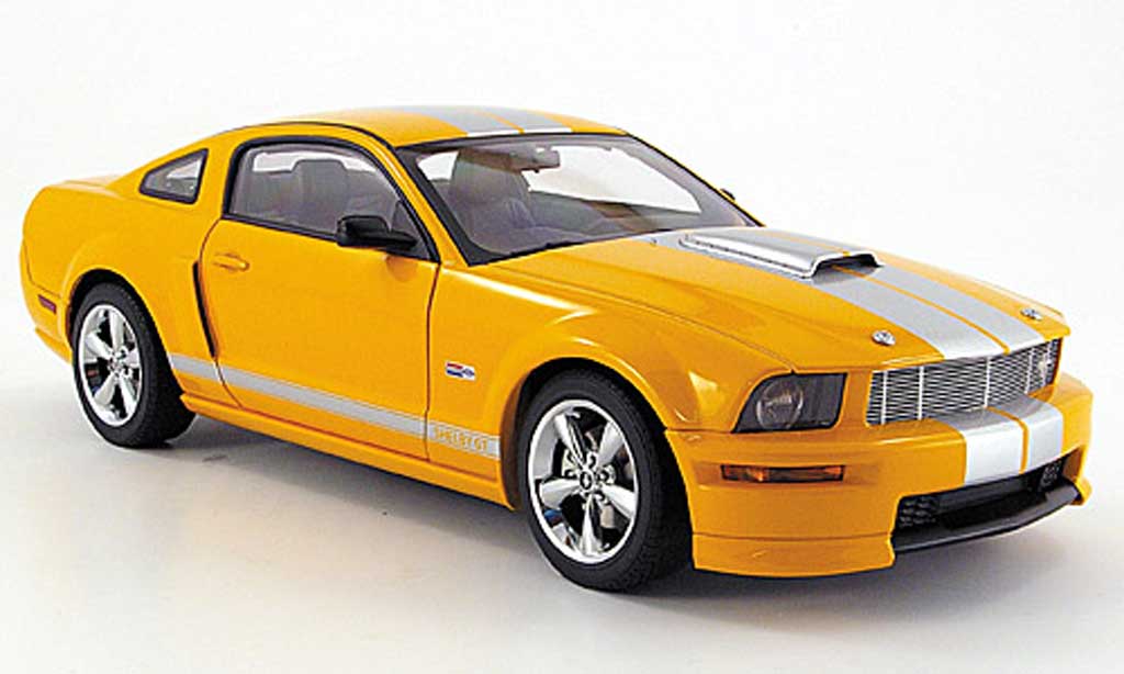 Shelby GT 1/18 Autoart orange avec bandes grigios 2007 modellino in miniatura