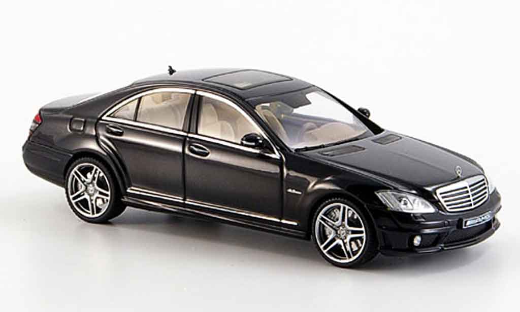Mercedes Classe S 1/43 Autoart S63 AMG nero modellino in miniatura