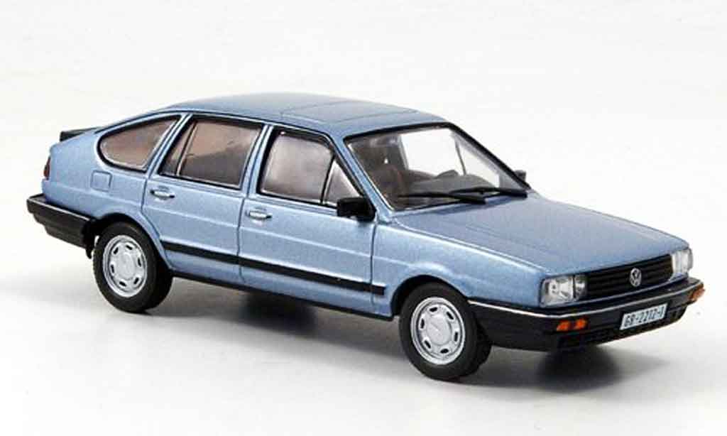 Volkswagen Passat 1/43 WhiteBox grigio metallisee blu 1985 modellino in miniatura