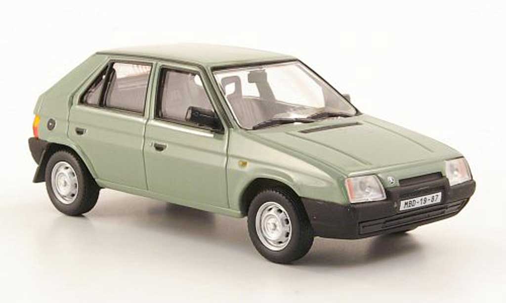 Skoda Favorit 1/43 Abrex 136L oliv 1987 modellino in miniatura