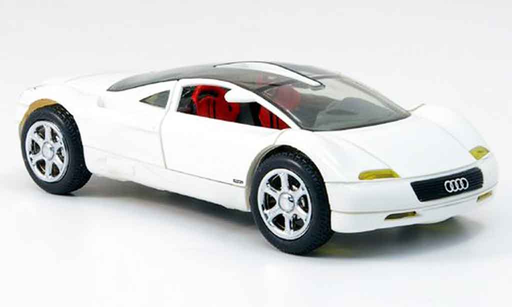 Audi Avus 1/43 Revell quattro bianco 1991 modellino in miniatura
