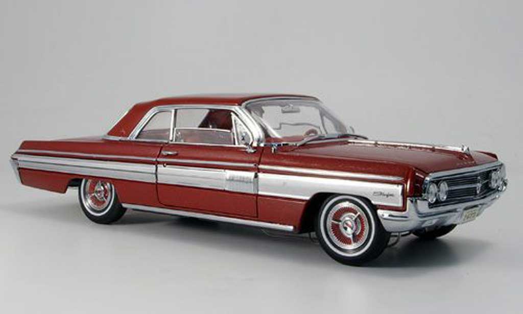 Oldsmobile Starfire 1/18 Yat Ming rosso 1962 modellino in miniatura