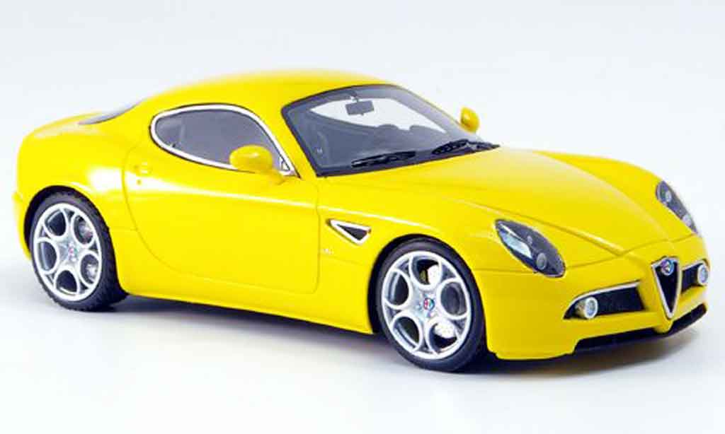 Alfa Romeo 8C Competizione 1/43 Look Smart Competizione giallo ausstellung frankfurt 2007 modellino in miniatura