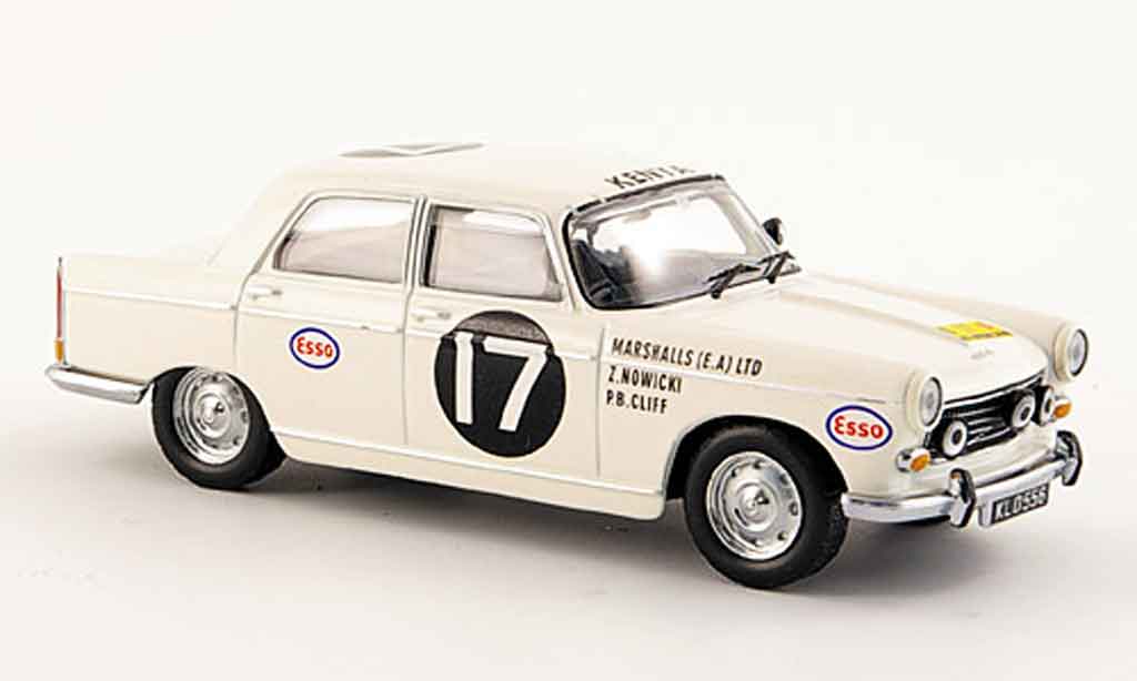 Peugeot 404 Berline 1/43 IXO Berline no.17 sieger rallye safari 1968 modellino in miniatura
