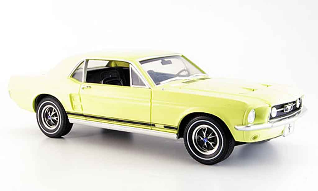 Ford Mustang 1967 1/18 Greenlight 1967 gt coupe giallo modellino in miniatura
