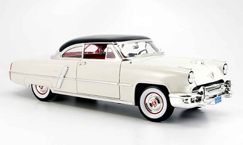 Lincoln Capri 1/18 Yat Ming bianco neroes dach 1952 modellino in miniatura