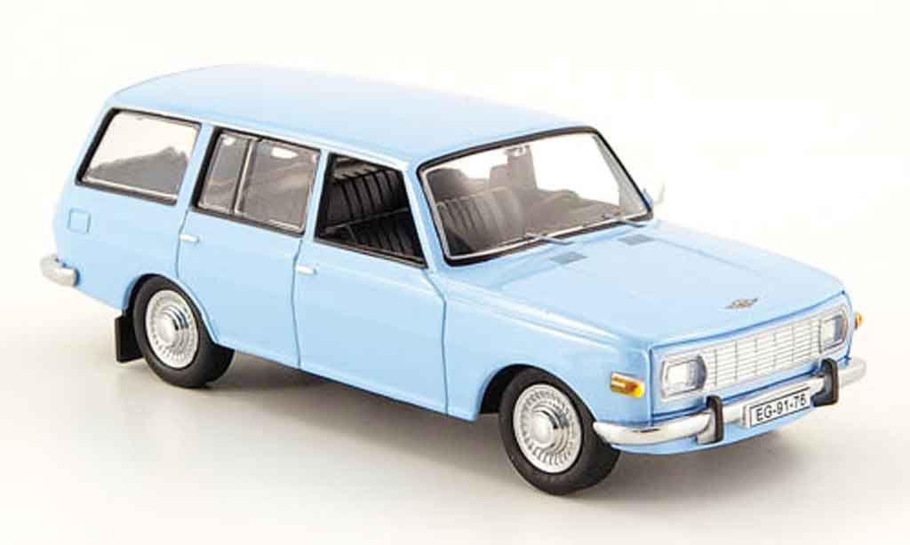 Wartburg 353 1/43 IST Models Kombi blu 1972 modellino in miniatura