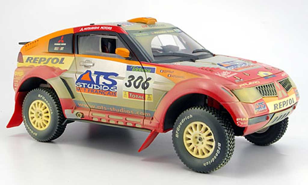 Mitsubishi Pajero 1/18 Solido mpr 11 mit rallyespuren 2005 modellino in miniatura