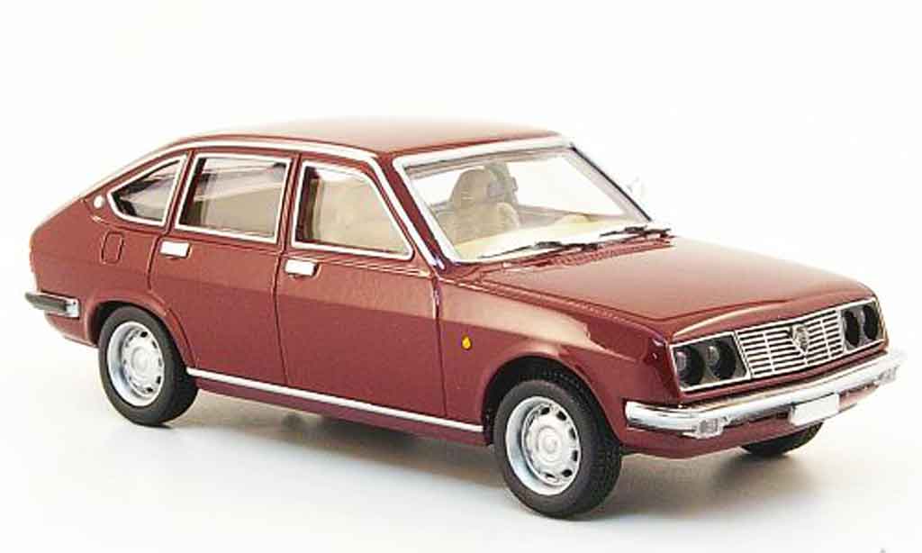Lancia Beta berline 1/43 Pego berline rosso modellino in miniatura