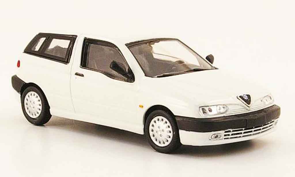 Alfa Romeo 145 1/43 Pego bianco 1995 modellino in miniatura